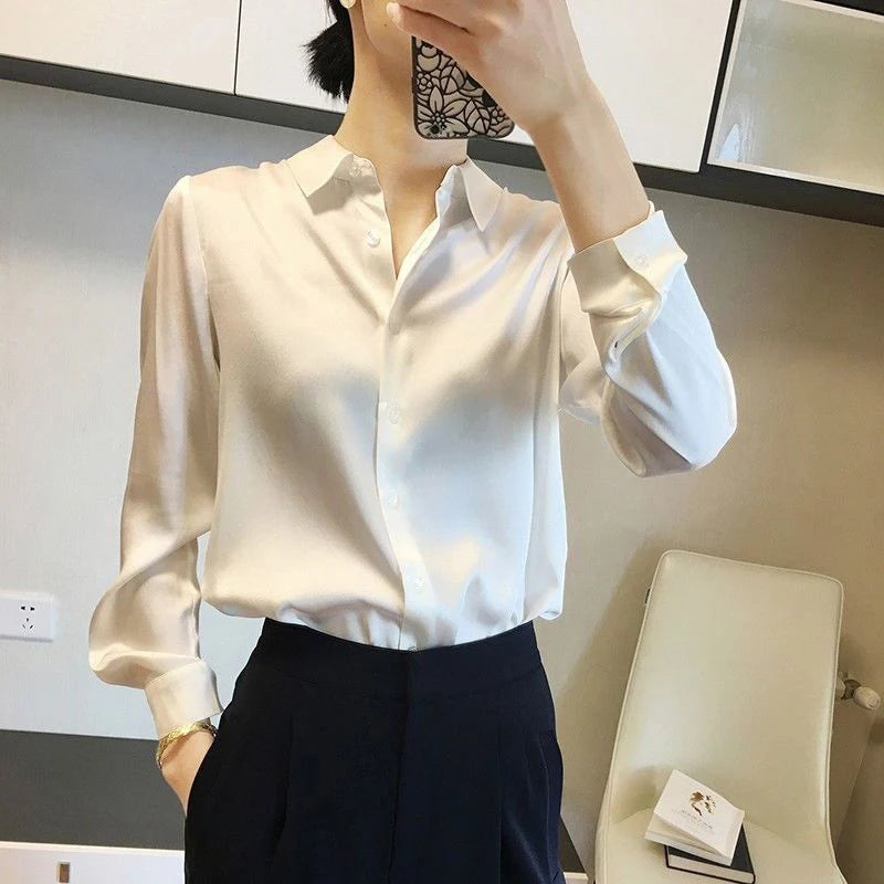 Satin Women’s Blouse – Style and Sophistication for Your Work Look!