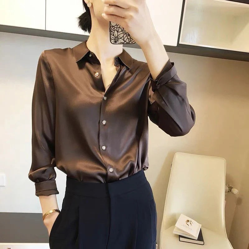 Satin Women’s Blouse – Style and Sophistication for Your Work Look!
