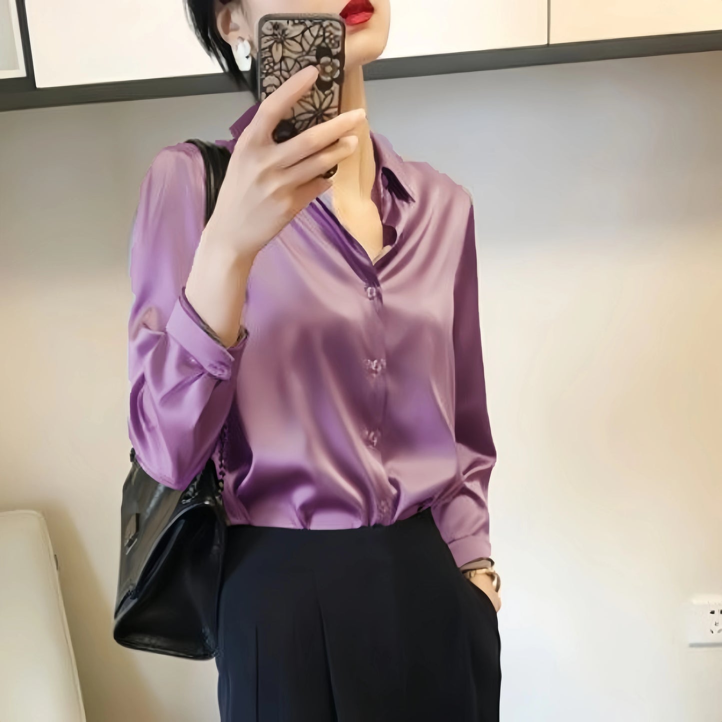 Satin Women’s Blouse – Style and Sophistication for Your Work Look!